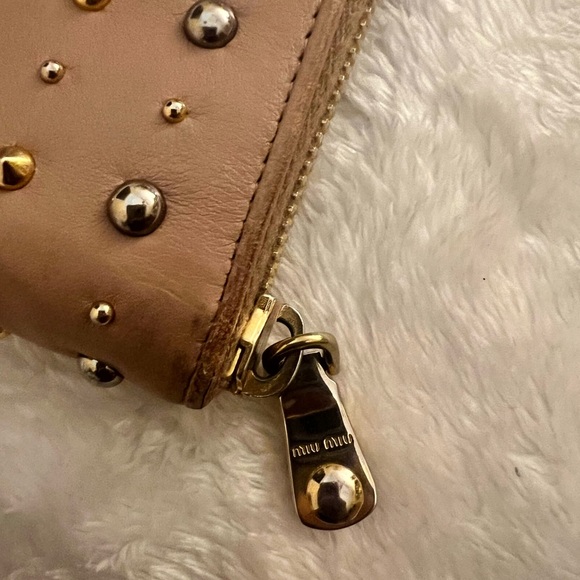 Miu Miu Zip Around Wallet - Picture 5 of 7